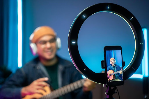 Empowering Advantage: How Online Private Lessons Can Boost Your College Music Journey